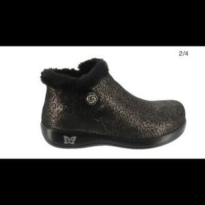 New Alegria rain boot in Black Florette.